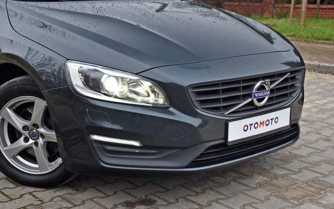 Volvo V60 cena 49999 przebieg: 215000, rok produkcji 2017 z Płock małe 529